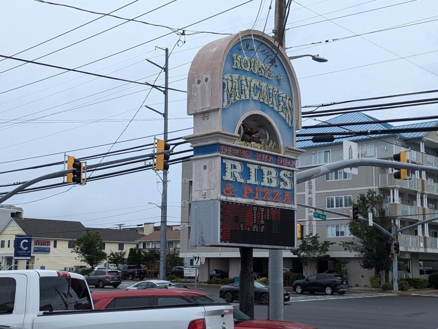 Little House of Pancakes, Ribs and Pizza