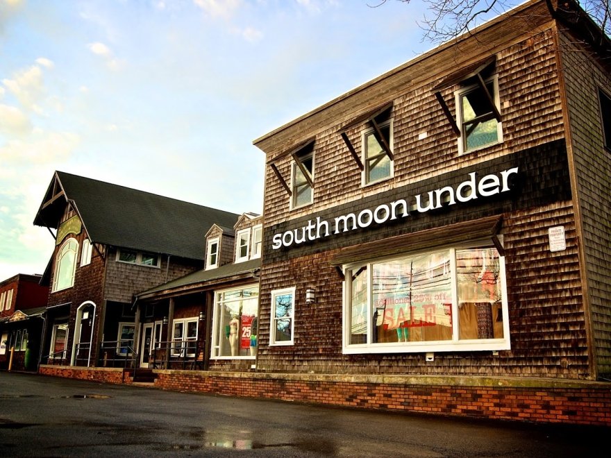 South Moon Under