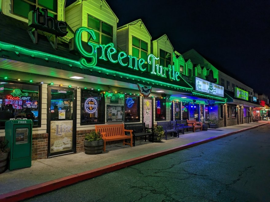 Greene Turtle Apparel Shop on 116th