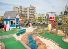 Nick's Mini Golf - Nick's Beach Ball Golf